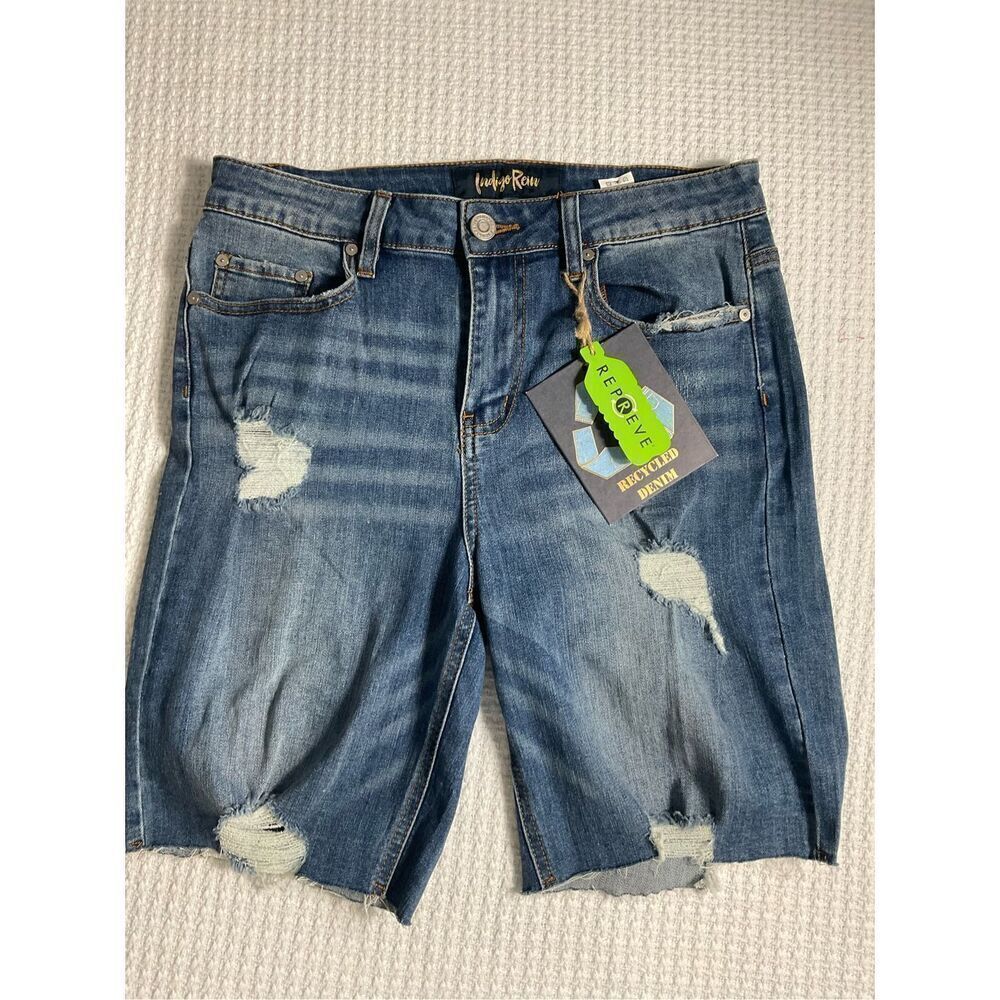 INDIGO REIN junior Size 11/29 Distressed Shorts